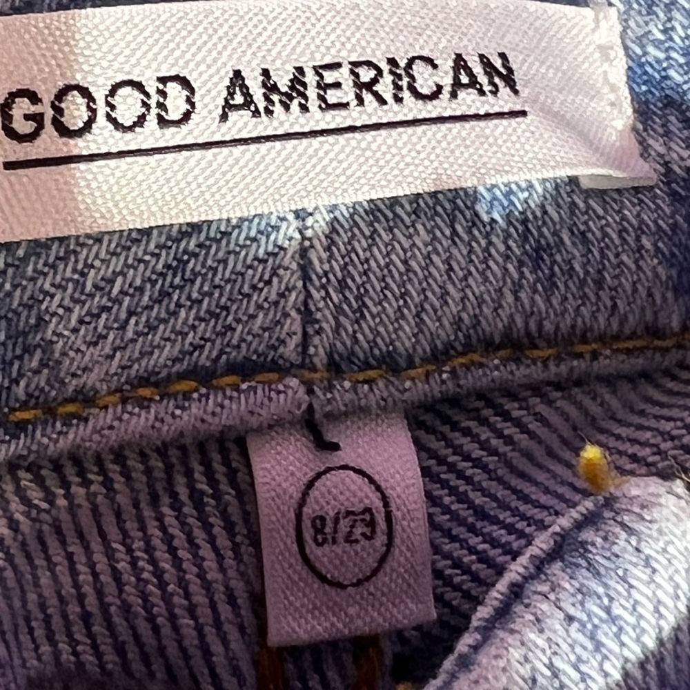 Good American Women med blue light jean high waist ,cool classic, distress Sz 8 - Picture 2 of 16